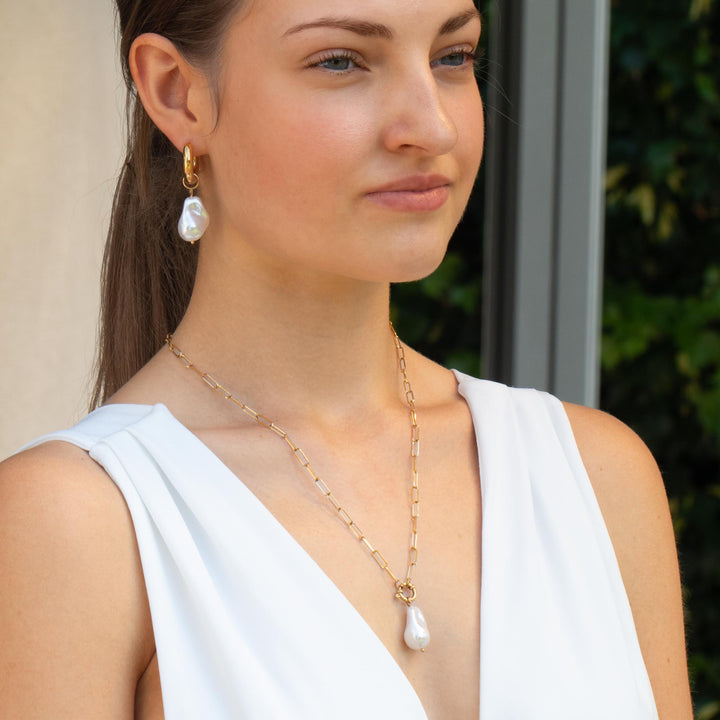 Pearl Earrings and Necklace Set
