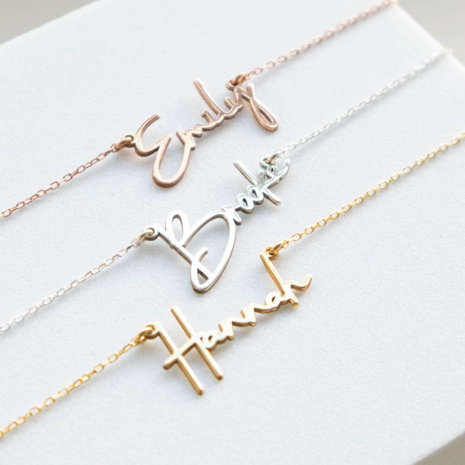 Small name hot sale plate necklace